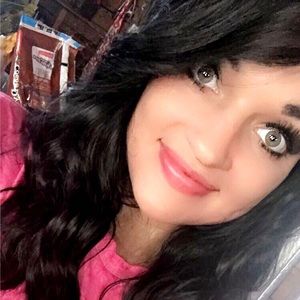 Meet your Posher, Kendra